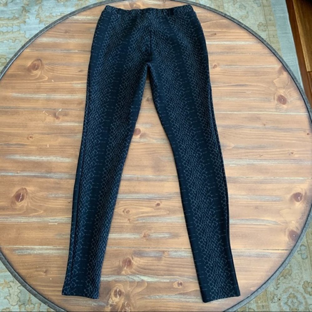 JOIE Black Reptile Print Sexy Leggings. Size XS. - Picture 4 of 6